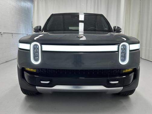 2023 Rivian R1S Adventure