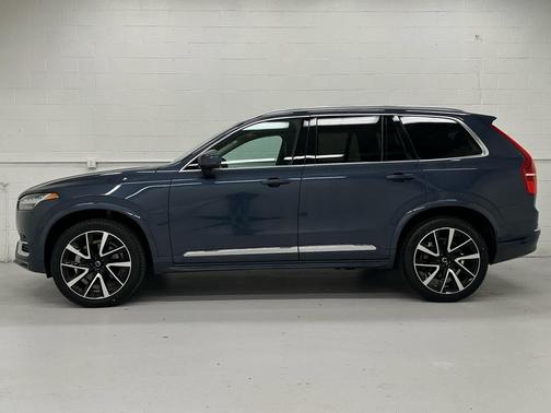 2024 Volvo XC90 B5 Plus Bright Theme
