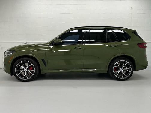 Urban Green 2021 BMW X5 PHEV xDrive45e