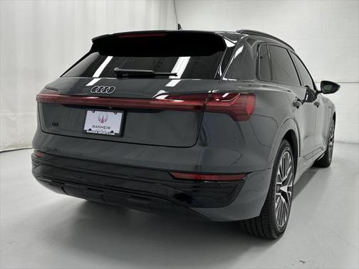 2024 Audi Q8 e-tron Prestige