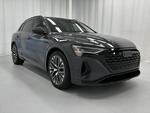 2024 Audi Q8 e-tron Prestige