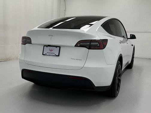 2023 Tesla Model Y Long Range