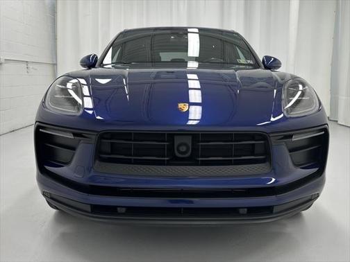 2023 Porsche Macan Base