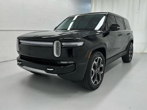 Midnight 2025 Rivian R1S Adventure