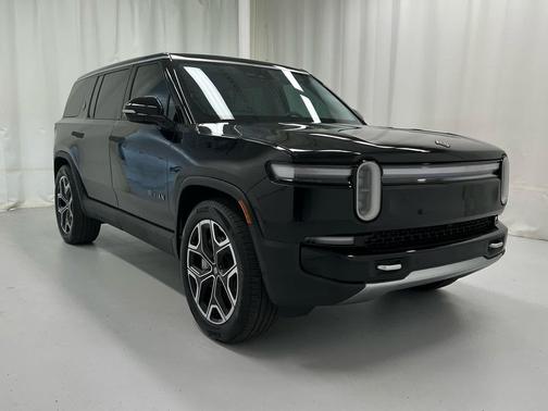 Midnight 2025 Rivian R1S Adventure