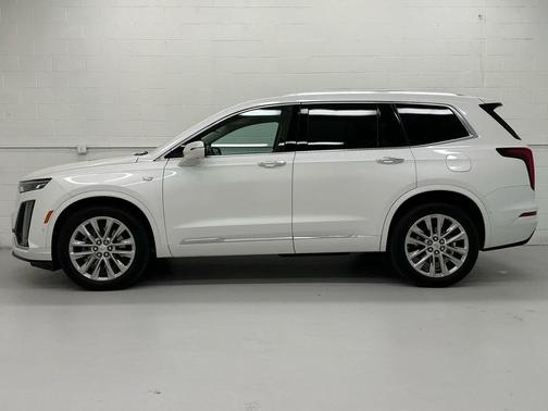 Crystal White Tricoat 2023 Cadillac XT6 Premium Luxury AWD