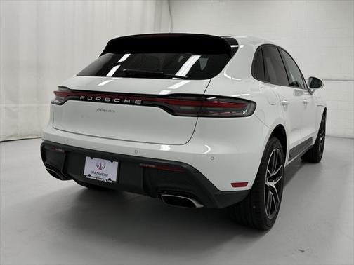 2023 Porsche Macan Base