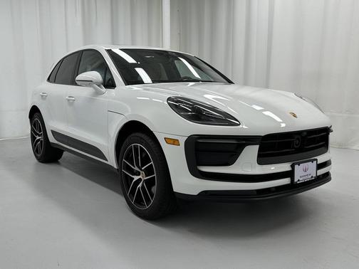 2023 Porsche Macan Base