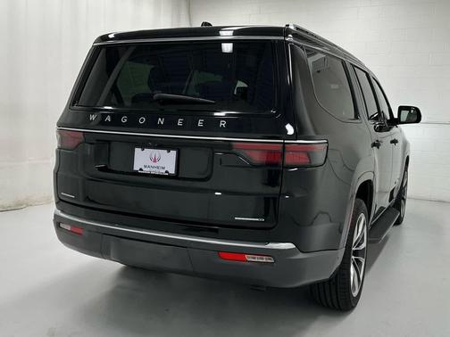Diamond Black Crystal Pearlcoat 2022 Jeep Wagoneer Series II 4x4