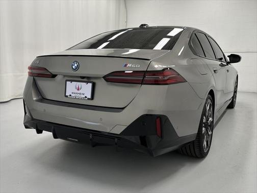 2024 BMW i5 M60