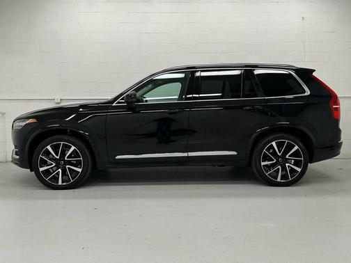 2024 Volvo XC90 B5 Plus Bright Theme