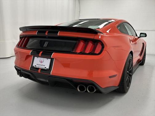 2016 Ford Shelby GT350 Base