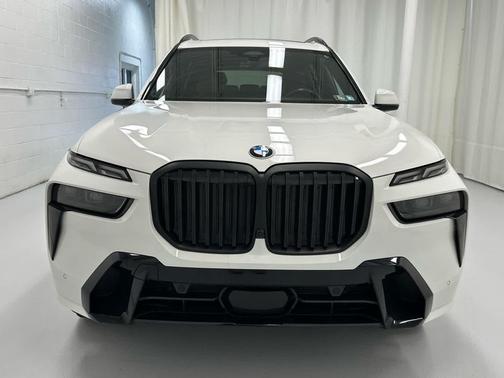 Alpine White 2023 BMW X7 xDrive40i
