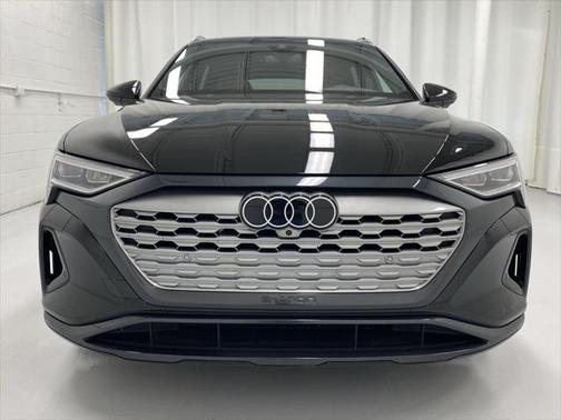 2024 Audi Q8 e-tron Premium Plus