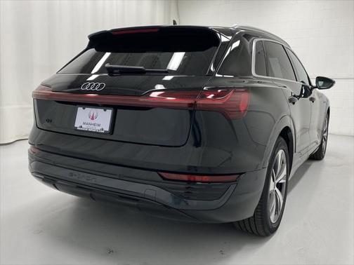 2024 Audi Q8 e-tron Premium Plus