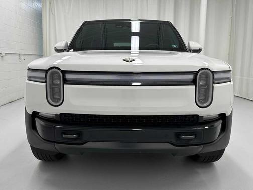2025 Rivian R1S Adventure