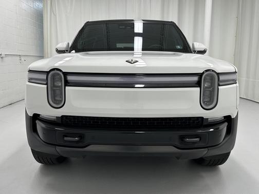 2025 Rivian R1S Adventure