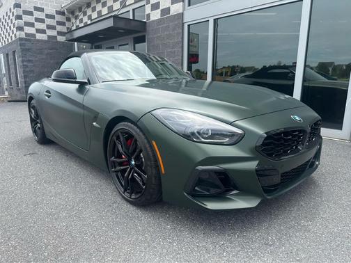 Frozen Deep Green Metallic 2025 BMW Z4 M40i