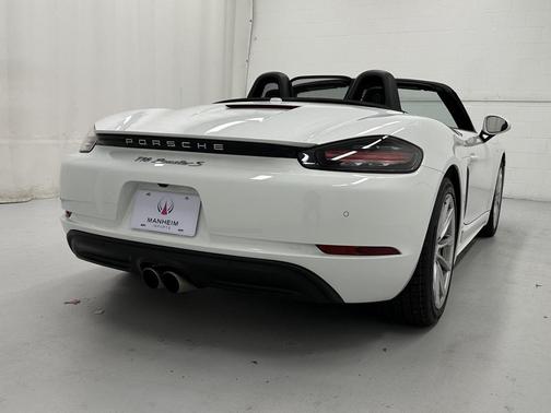 2024 Porsche 718 Boxster S