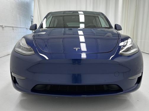 2022 Tesla Model Y Long Range Dual Motor All-Wheel Drive