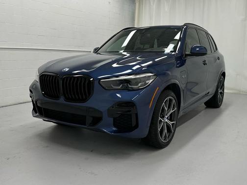 Phytonic Blue Metallic 2022 BMW X5 PHEV xDrive45e