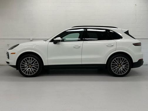 White 2021 Porsche Cayenne Cayenne