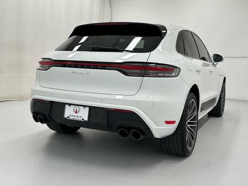 White 2023 Porsche Macan Macan
