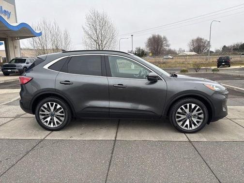 2020 Ford Escape Titanium Hybrid