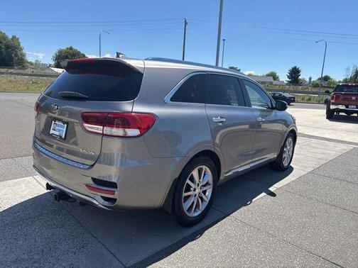 Gray 2017 Kia Sorento SX