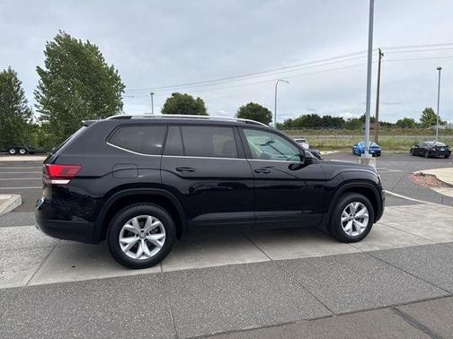 Deep Black Pearl Effect 2018 Volkswagen Atlas 3.6L SE