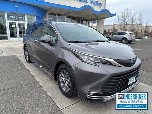 2021 Toyota Sienna XLE