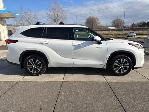 2020 Toyota Highlander Hybrid XLE