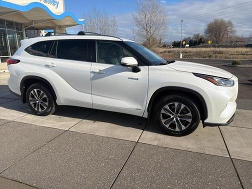 2020 Toyota Highlander Hybrid XLE
