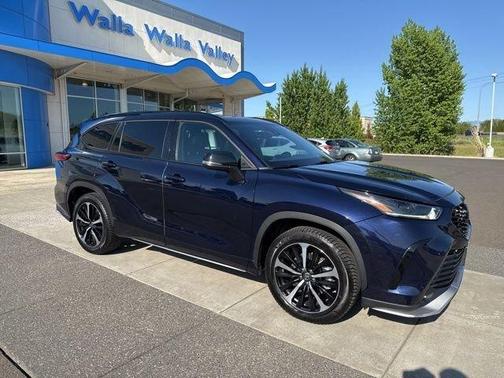 Blue 2022 Toyota Highlander XSE