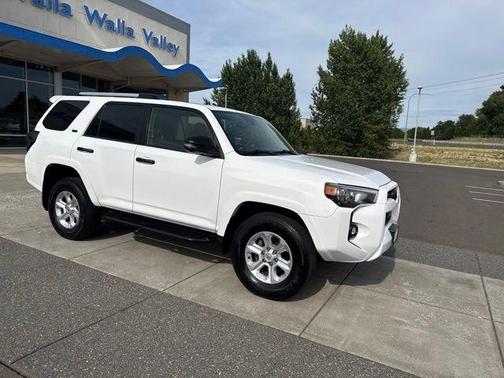 White 2023 Toyota 4Runner SR5 Premium