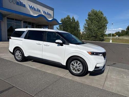 White 2024 Kia Carnival LX