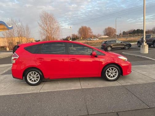 2017 Toyota Prius v Three