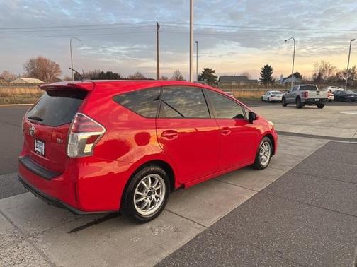 2017 Toyota Prius v Three