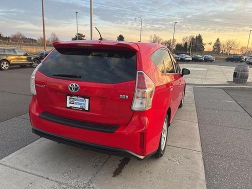 2017 Toyota Prius v Three