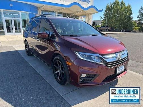 Red 2018 Honda Odyssey EX-L