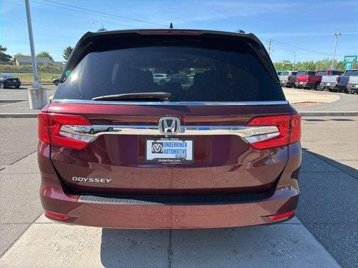 Red 2018 Honda Odyssey EX-L