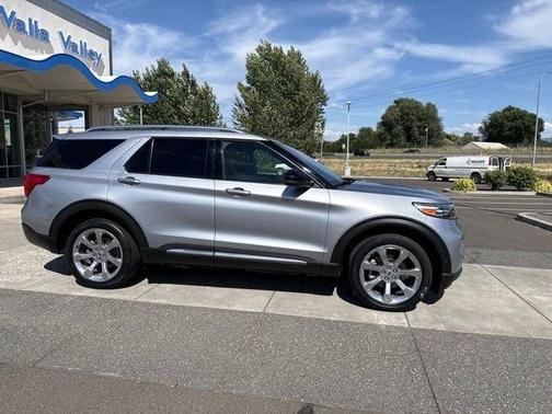 Silver 2020 Ford Explorer Platinum