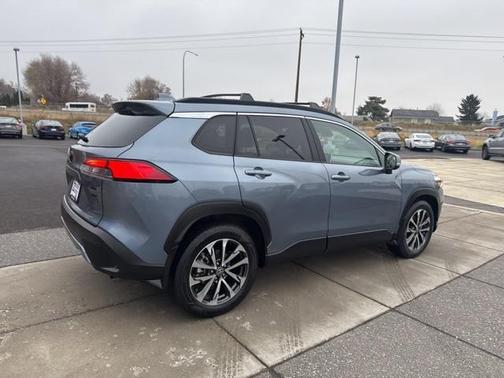 2024 Toyota Corolla Cross XLE