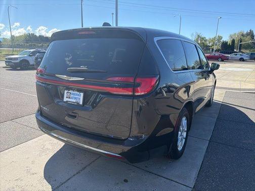 Black 2023 Chrysler Pacifica Touring-L
