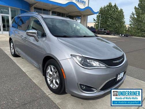 Silver 2018 Chrysler Pacifica Limited