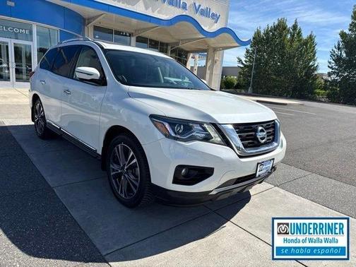 White 2017 Nissan Pathfinder Platinum