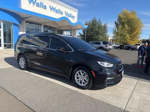 2022 Chrysler Pacifica Touring-L