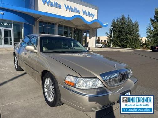 2004 Lincoln Town Car Signature