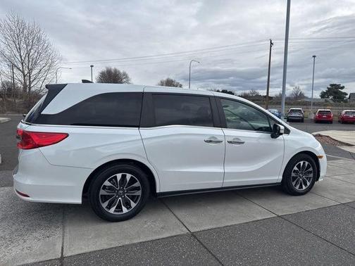 White 2022 Honda Odyssey EX-L