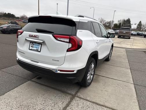 2023 GMC Terrain SLT